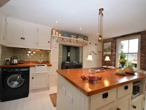 Hideaway Cottage, Brixham Image of Hideaway Cottage, Brixham